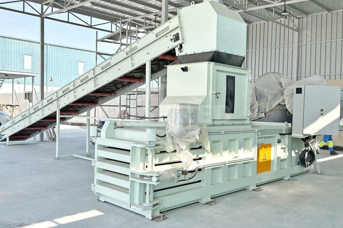 중동 지역 월 100톤 MSW 재활용 압축 프로젝트용 유압 베일러